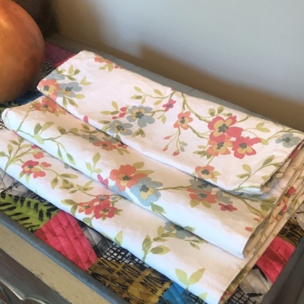 Cynthia Rowley Floral Table Runner